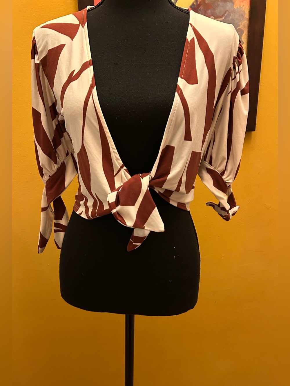 Express Stretchy Tie Front Puff Sleeve Capped Tie Cuff Abstract Print Shirt Size